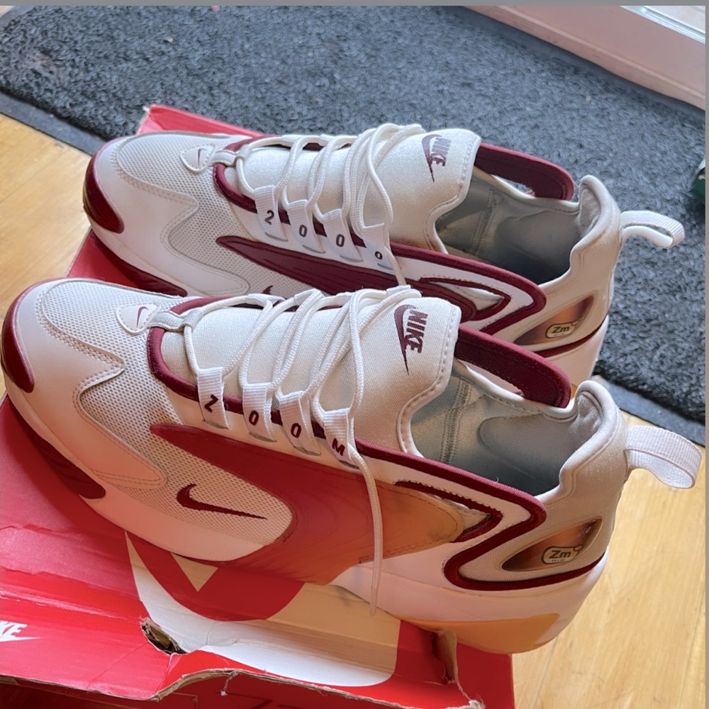 - Nike Zoom 2K